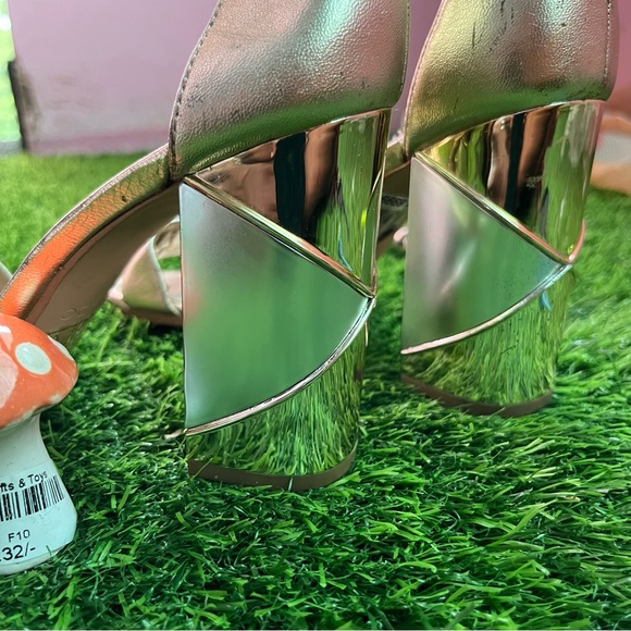 Aldo clearance stock-38 offers will accepted - Picture 8 of 12